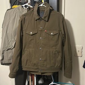 Men’s military Levi’s  green jacket.
